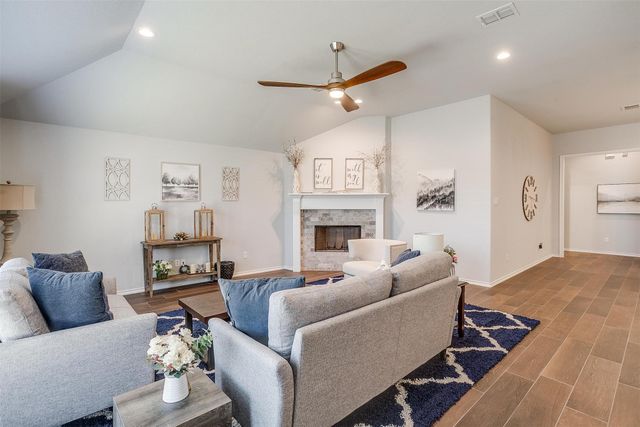 6829 Canyon Rock, Benbrook, TX 76126