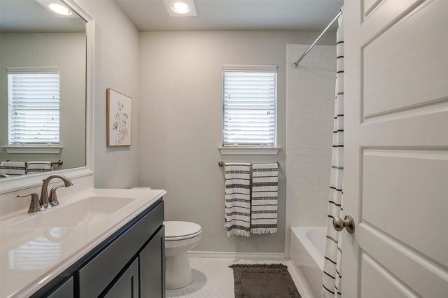 6829 Canyon Rock, Benbrook, TX 76126