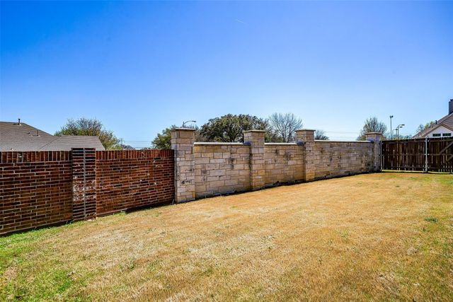 6829 Canyon Rock, Benbrook, TX 76126