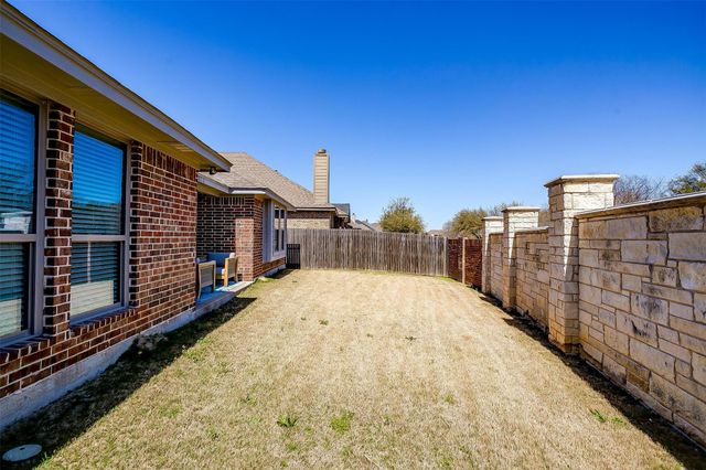 6829 Canyon Rock, Benbrook, TX 76126