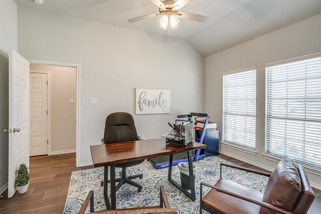 6829 Canyon Rock, Benbrook, TX 76126