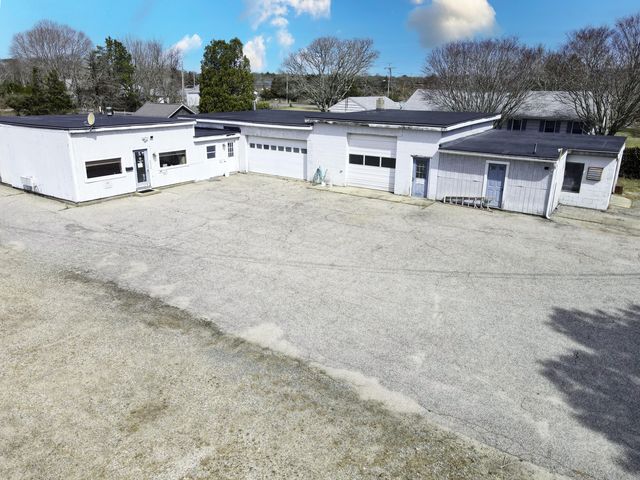 108 Trotting Park Road, Falmouth, MA 02540