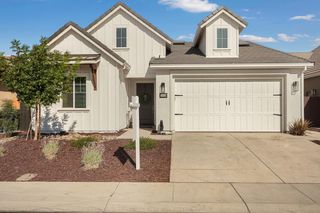 2446 Paramount Ln, Manteca, CA 95337