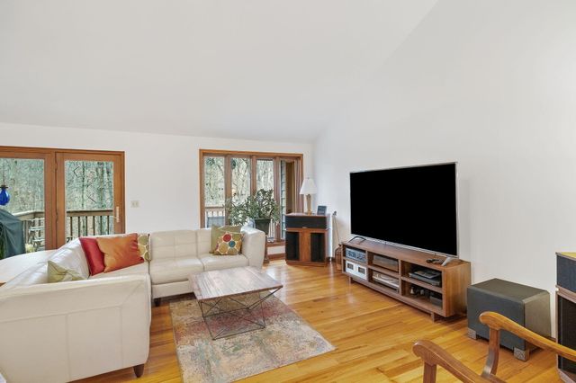 668 Slalom Lane, Valparaiso, IN 46383