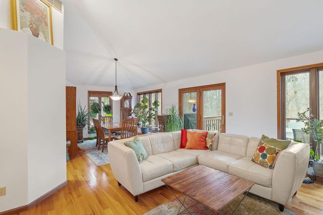 668 Slalom Lane, Valparaiso, IN 46383