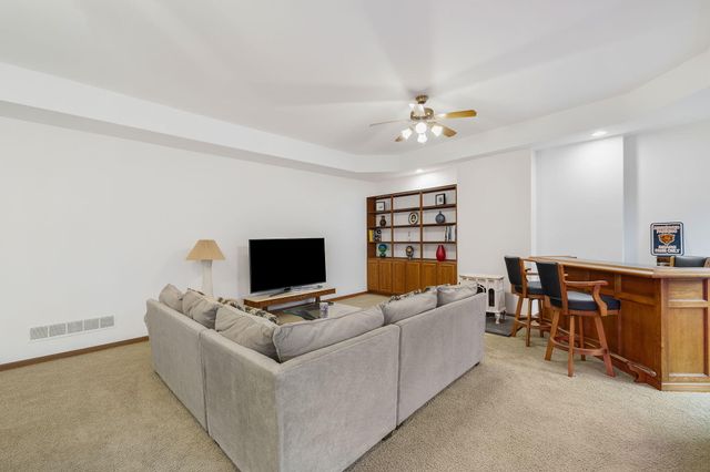 668 Slalom Lane, Valparaiso, IN 46383