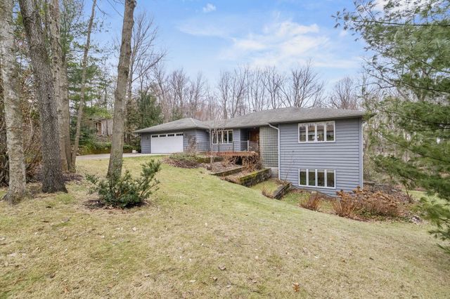 668 Slalom Lane, Valparaiso, IN 46383