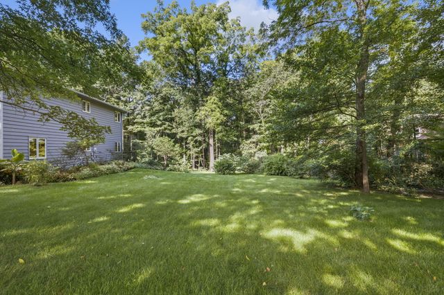 668 Slalom Lane, Valparaiso, IN 46383