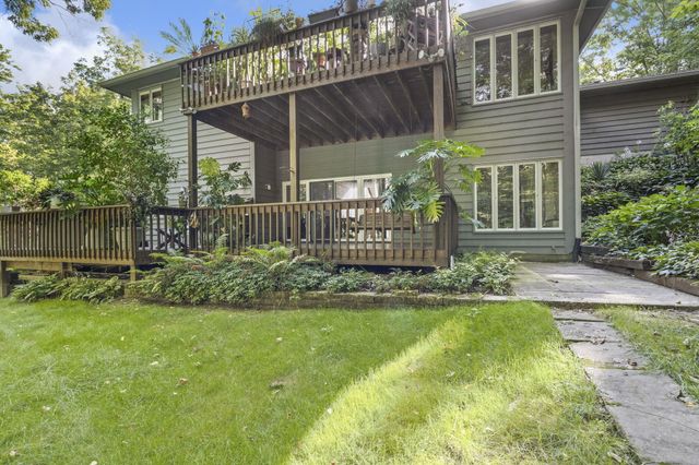 668 Slalom Lane, Valparaiso, IN 46383