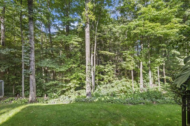 668 Slalom Lane, Valparaiso, IN 46383