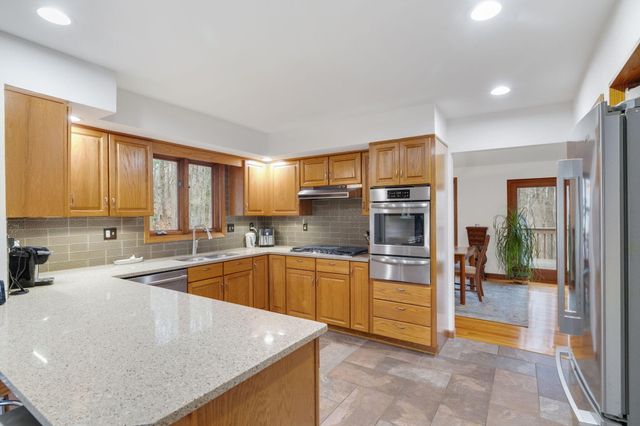 668 Slalom Lane, Valparaiso, IN 46383