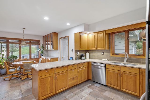 668 Slalom Lane, Valparaiso, IN 46383