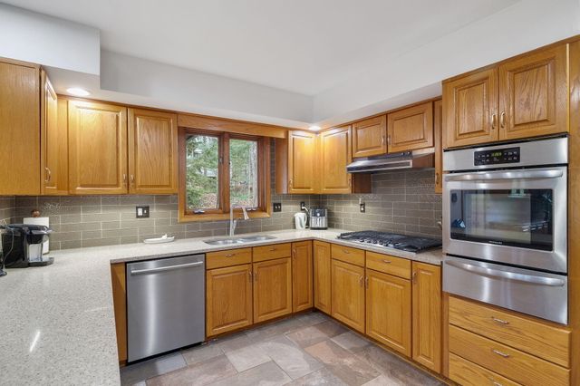 668 Slalom Lane, Valparaiso, IN 46383