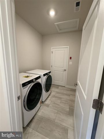 1193 RESORT BLVD, Dover, DE 19904