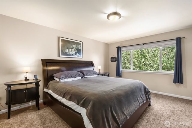 3711 Santis Loop SE, Lacey, WA 98503