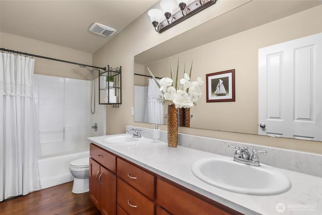 3711 Santis Loop SE, Lacey, WA 98503