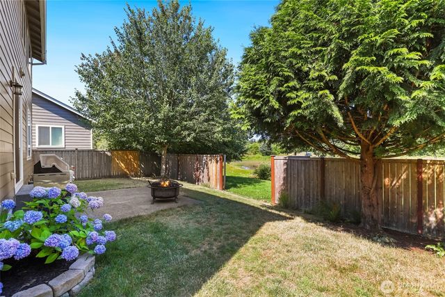 3711 Santis Loop SE, Lacey, WA 98503