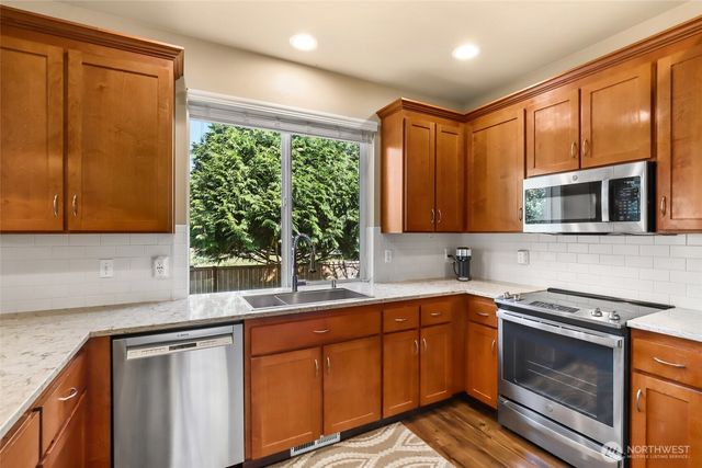 3711 Santis Loop SE, Lacey, WA 98503