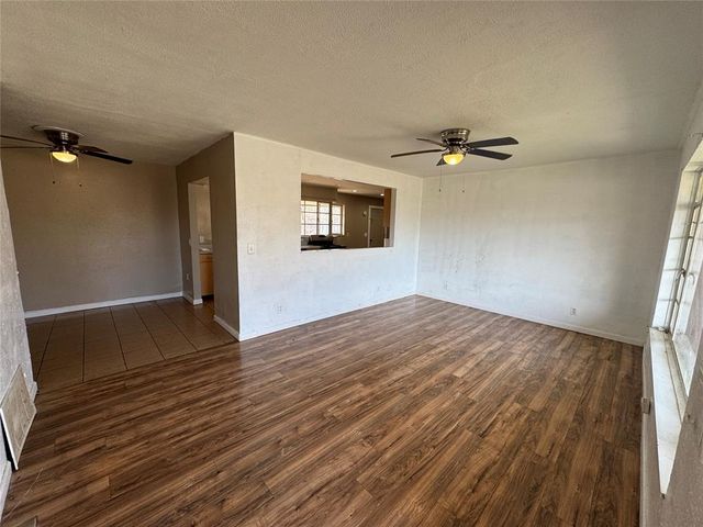 1322 S Reno Avenue, El Reno, OK 73036