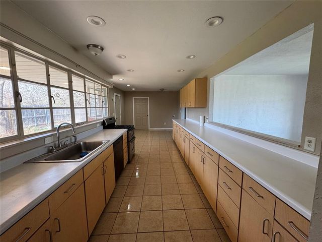 1322 S Reno Avenue, El Reno, OK 73036