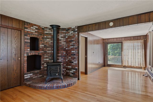 46 Beth Road, Tiverton, RI 02878
