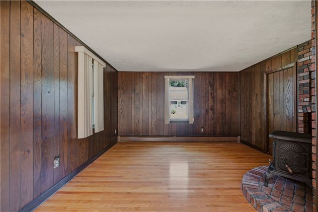 46 Beth Road, Tiverton, RI 02878