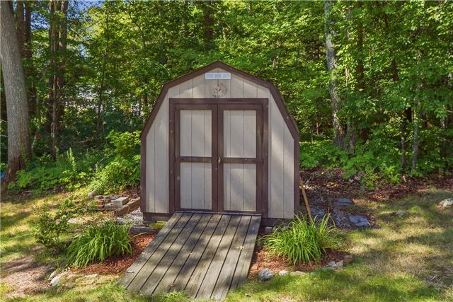 46 Beth Road, Tiverton, RI 02878