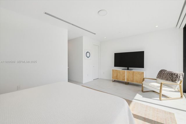 3458 Day Ave, Miami, FL 33133