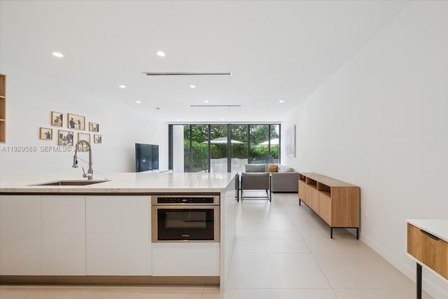 3458 Day Ave, Miami, FL 33133