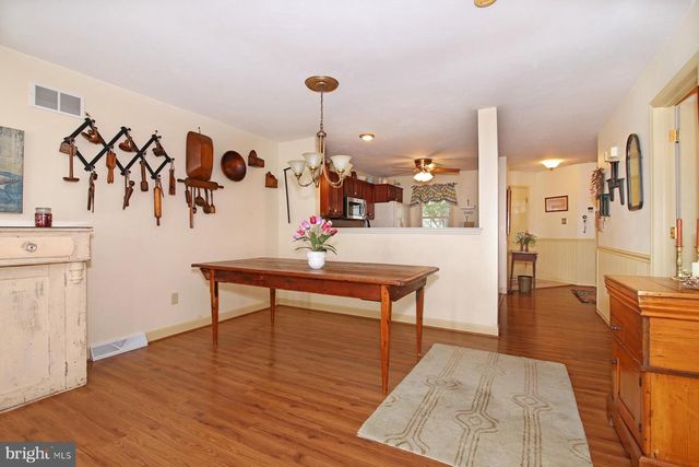 411 OMICRON PL, Wernersville, PA 19565