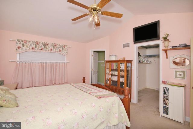 411 OMICRON PL, Wernersville, PA 19565
