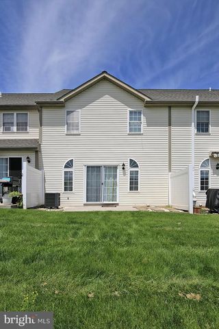 411 OMICRON PL, Wernersville, PA 19565