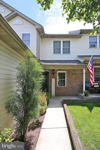 411 OMICRON PL, Wernersville, PA 19565