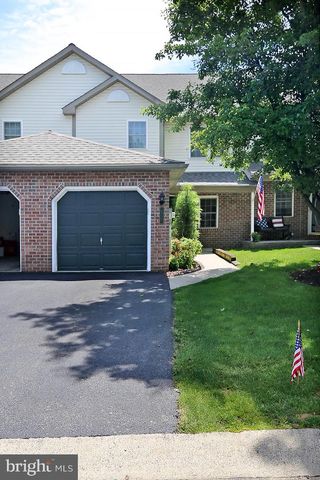 411 OMICRON PL, Wernersville, PA 19565