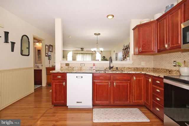 411 OMICRON PL, Wernersville, PA 19565