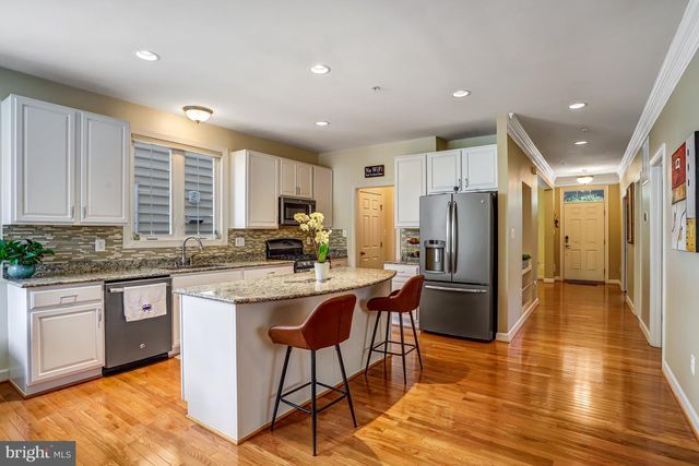 211 WINTER WALK DR, Gaithersburg, MD 20878