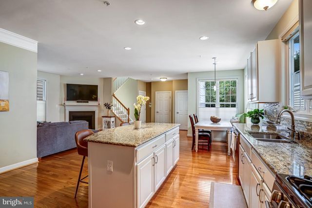 211 WINTER WALK DR, Gaithersburg, MD 20878