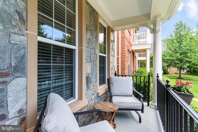 211 WINTER WALK DR, Gaithersburg, MD 20878