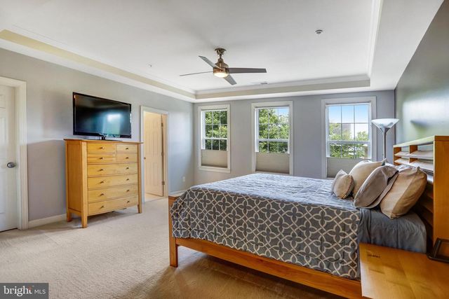 211 WINTER WALK DR, Gaithersburg, MD 20878