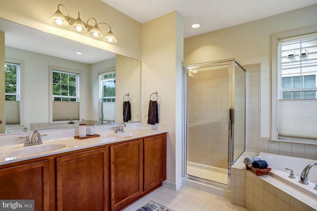 211 WINTER WALK DR, Gaithersburg, MD 20878