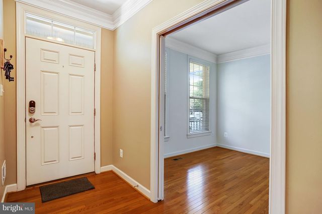 211 WINTER WALK DR, Gaithersburg, MD 20878