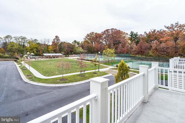 211 WINTER WALK DR, Gaithersburg, MD 20878