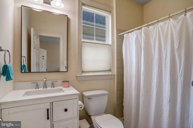 211 WINTER WALK DR, Gaithersburg, MD 20878