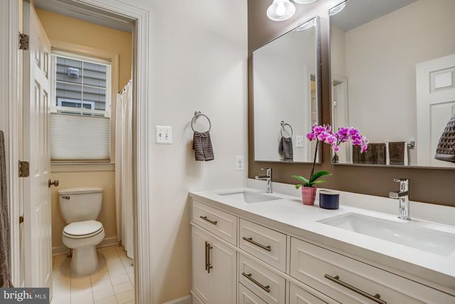 211 WINTER WALK DR, Gaithersburg, MD 20878