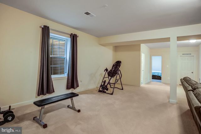 211 WINTER WALK DR, Gaithersburg, MD 20878