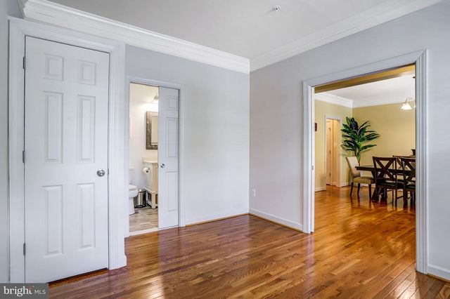 211 WINTER WALK DR, Gaithersburg, MD 20878