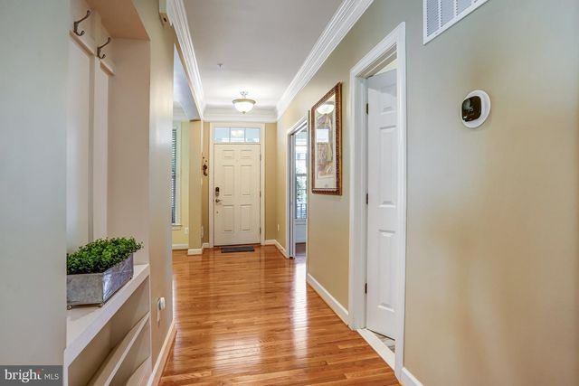 211 WINTER WALK DR, Gaithersburg, MD 20878