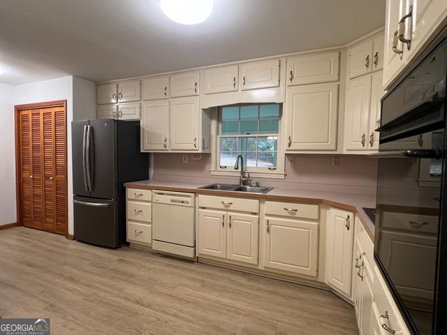 215 Old Oxford Road, Covington, GA 30014