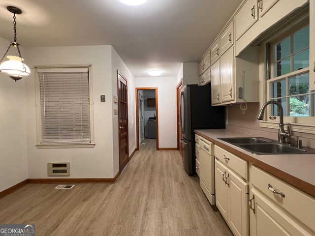 215 Old Oxford Road, Covington, GA 30014