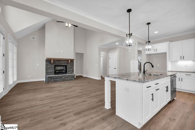 203 E Gunnery Court, Ninety Six, SC 29666